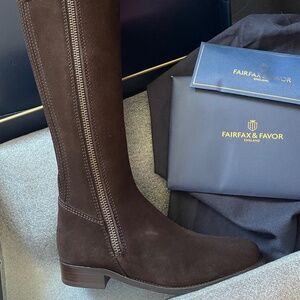 Fairfax & Favor Regina Boots – Flat Petite – Tan Suede – NEW